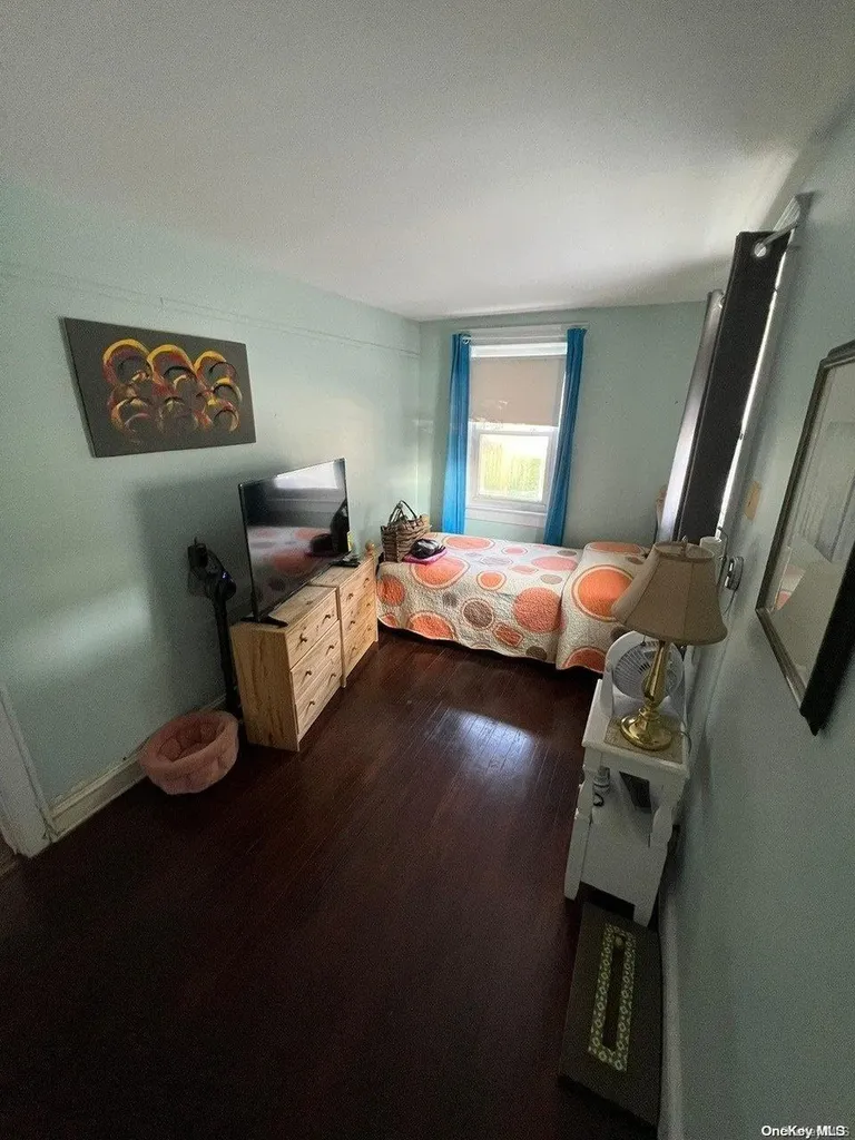 12 Charles Street Bay Shore NY 11706
