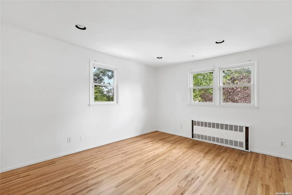 139 Chestnut Road Manhasset NY 11030