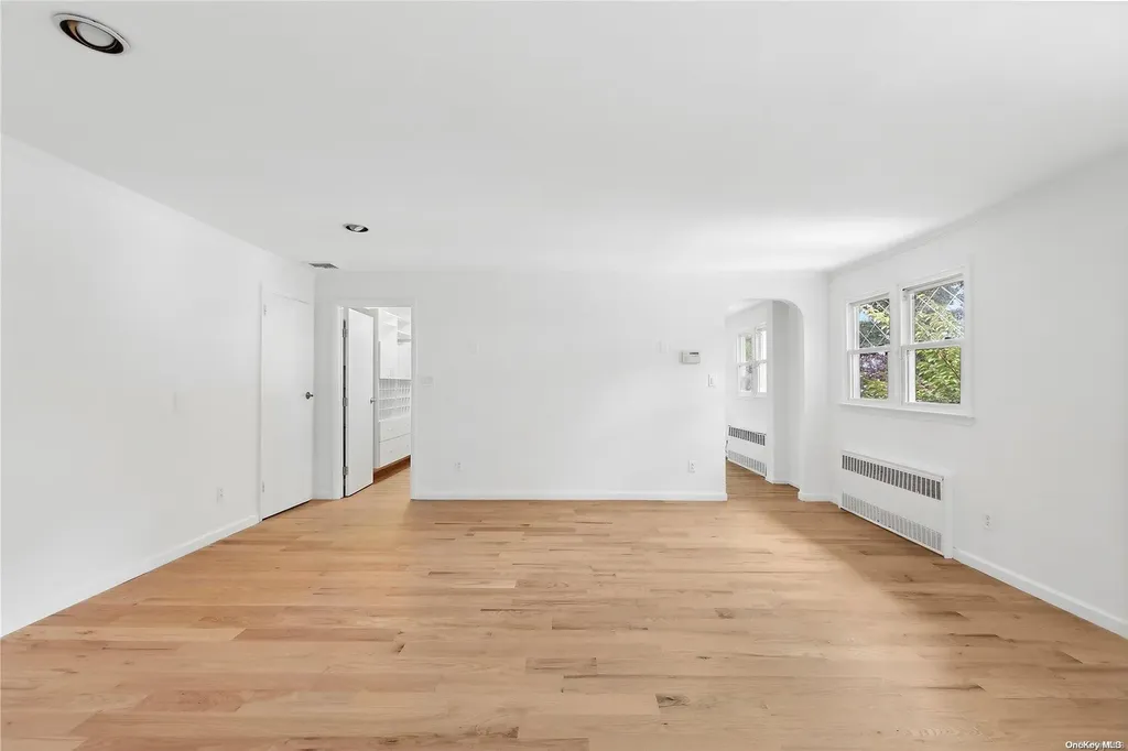 139 Chestnut Road Manhasset NY 11030