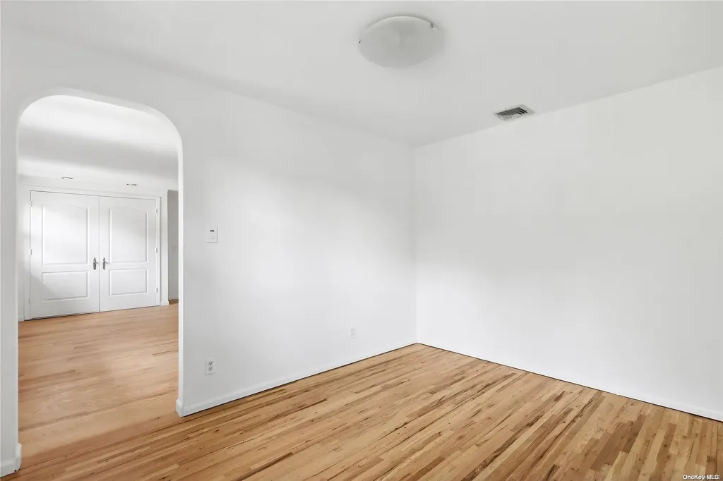 139 Chestnut Road Manhasset NY 11030