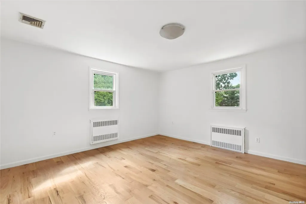 139 Chestnut Road Manhasset NY 11030