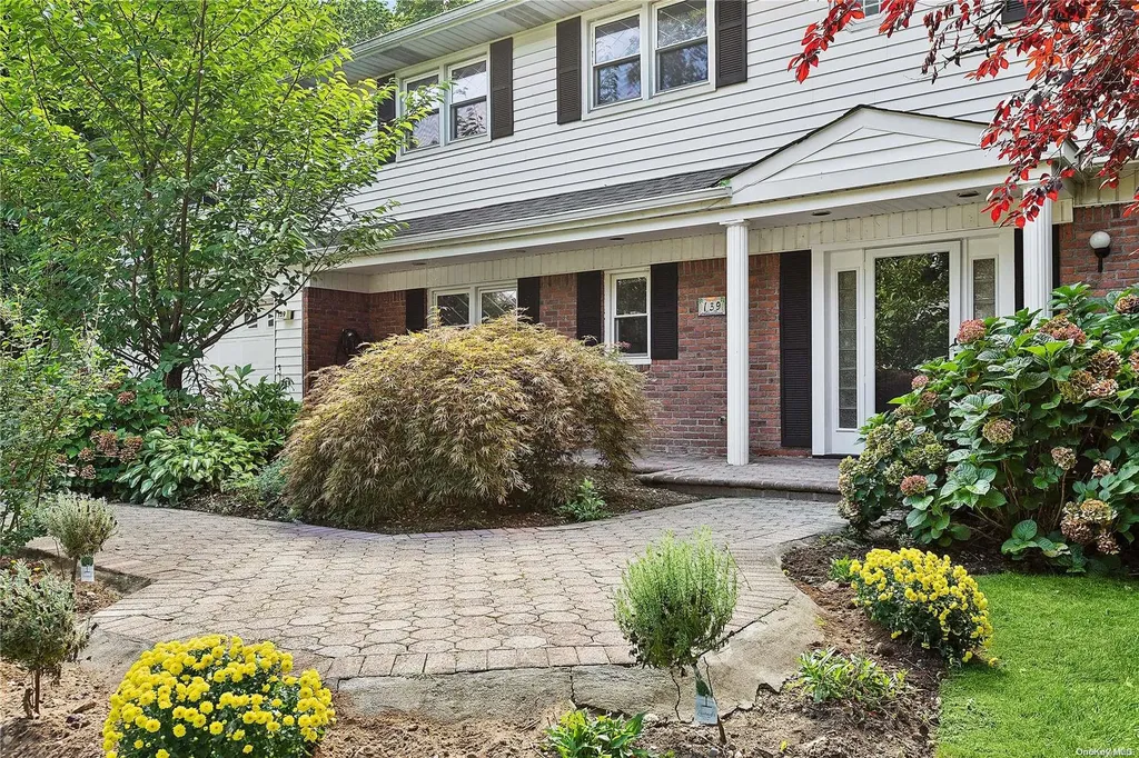 139 Chestnut Road Manhasset NY 11030