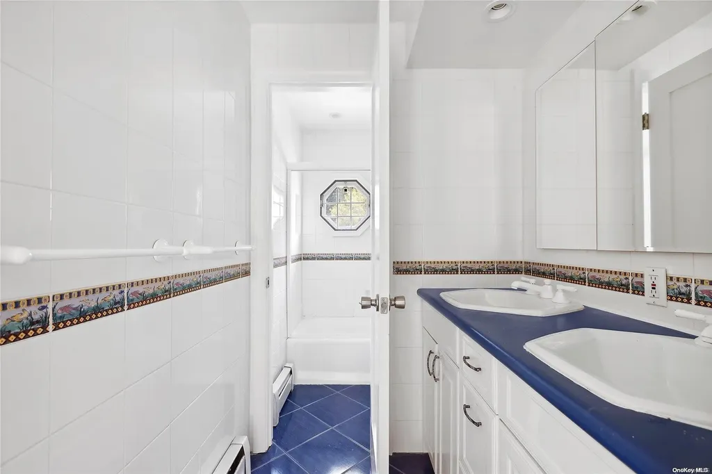 139 Chestnut Road Manhasset NY 11030
