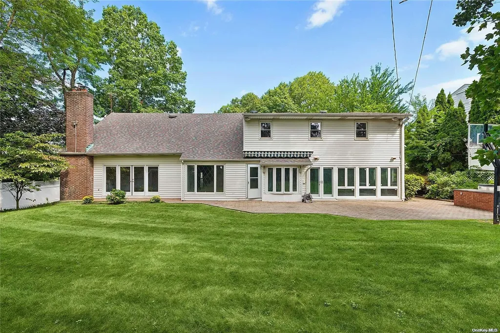 139 Chestnut Road Manhasset NY 11030