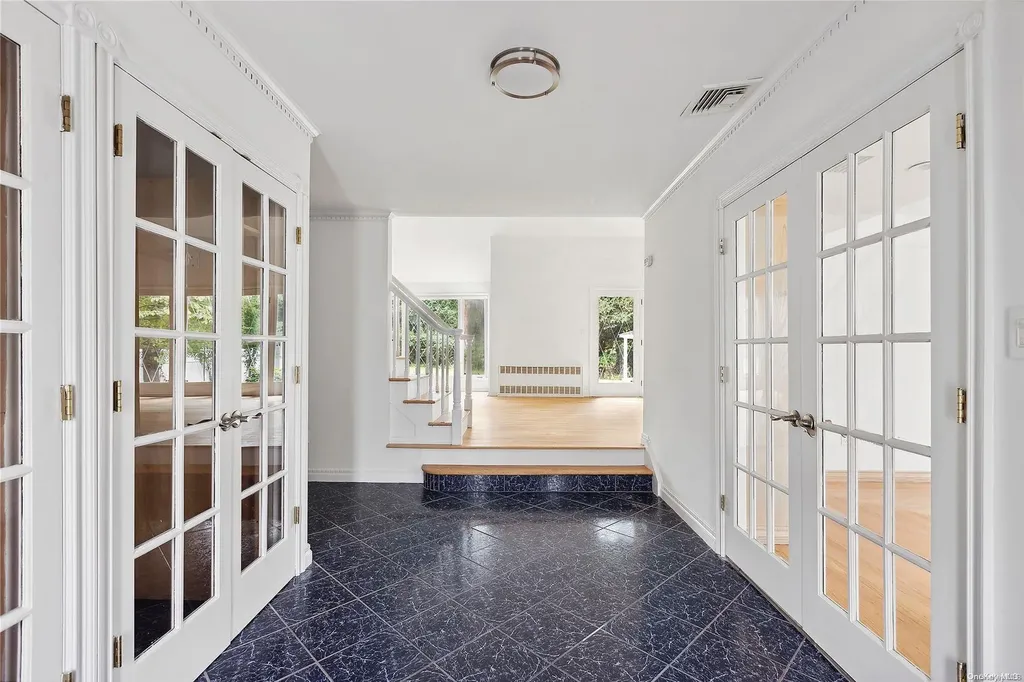139 Chestnut Road Manhasset NY 11030
