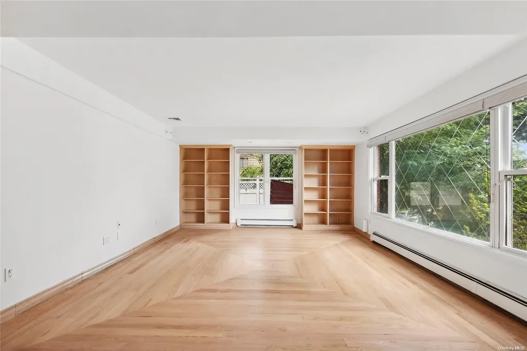 139 Chestnut Road Manhasset NY 11030