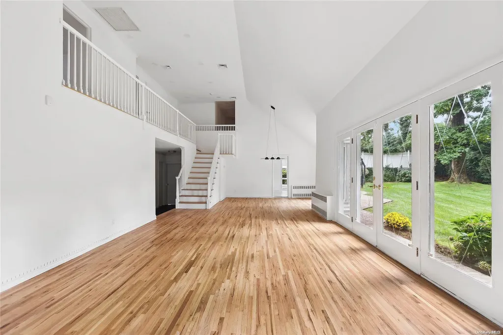 139 Chestnut Road Manhasset NY 11030