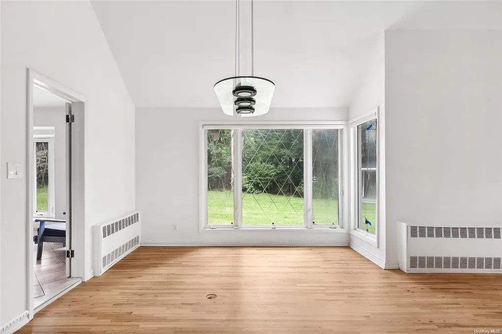 139 Chestnut Road Manhasset NY 11030