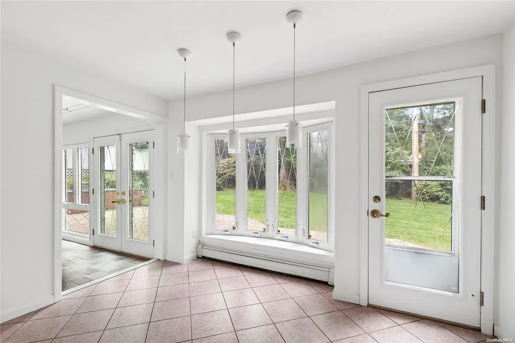 139 Chestnut Road Manhasset NY 11030