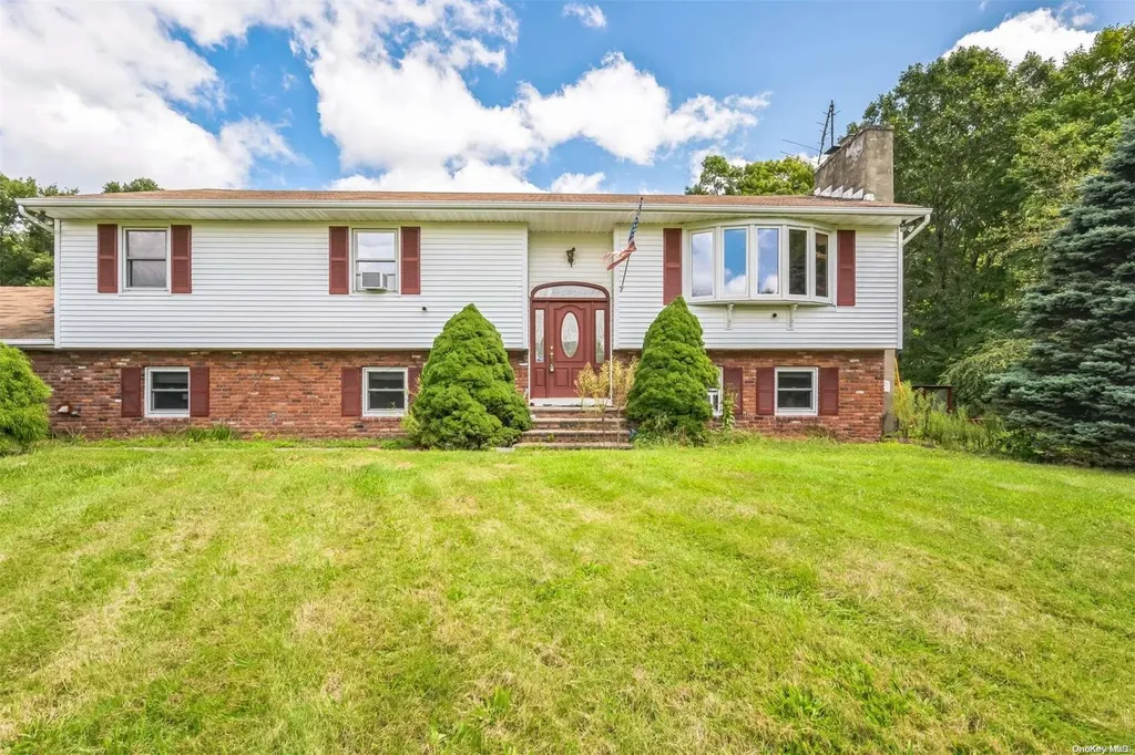 18 Stanley Court Carmel NY 10512