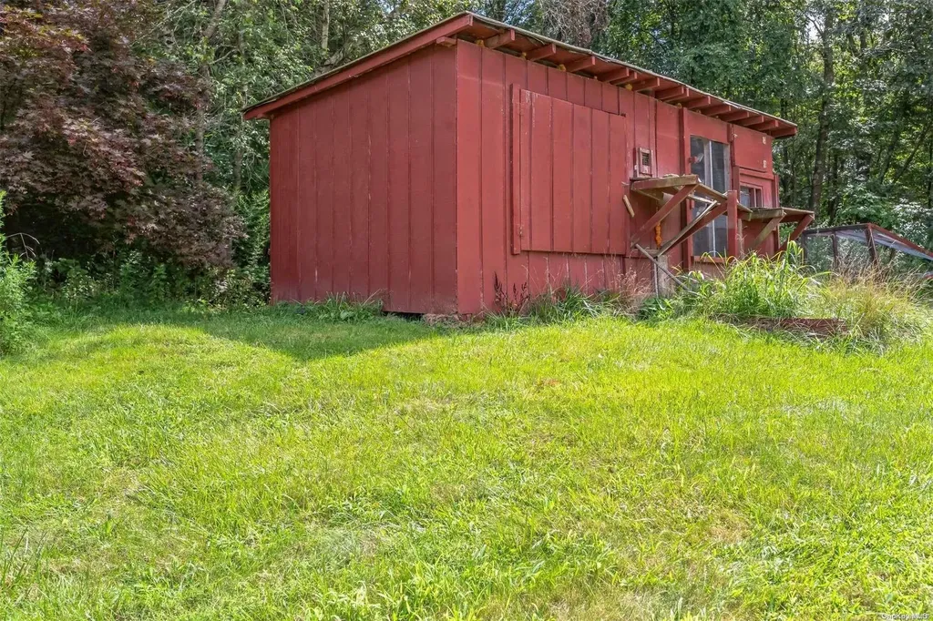 18 Stanley Court Carmel NY 10512