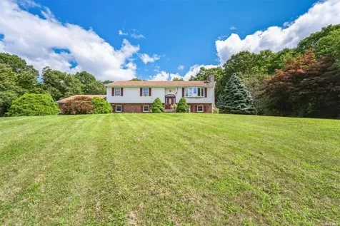 18 Stanley Court Carmel NY 10512