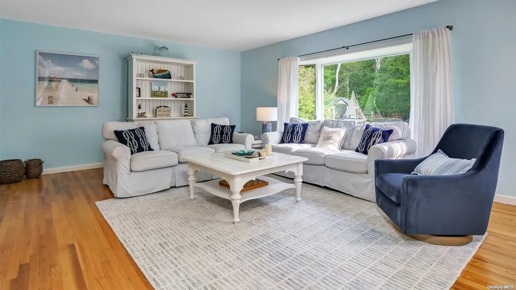 5 Ludlow Lane Hampton Bays NY 11946