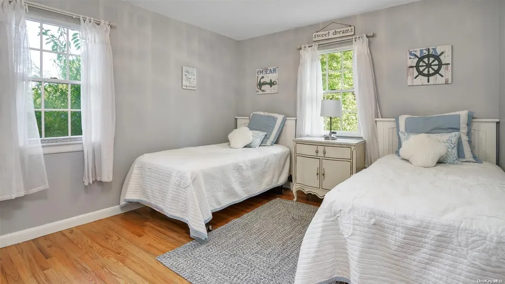 5 Ludlow Lane Hampton Bays NY 11946