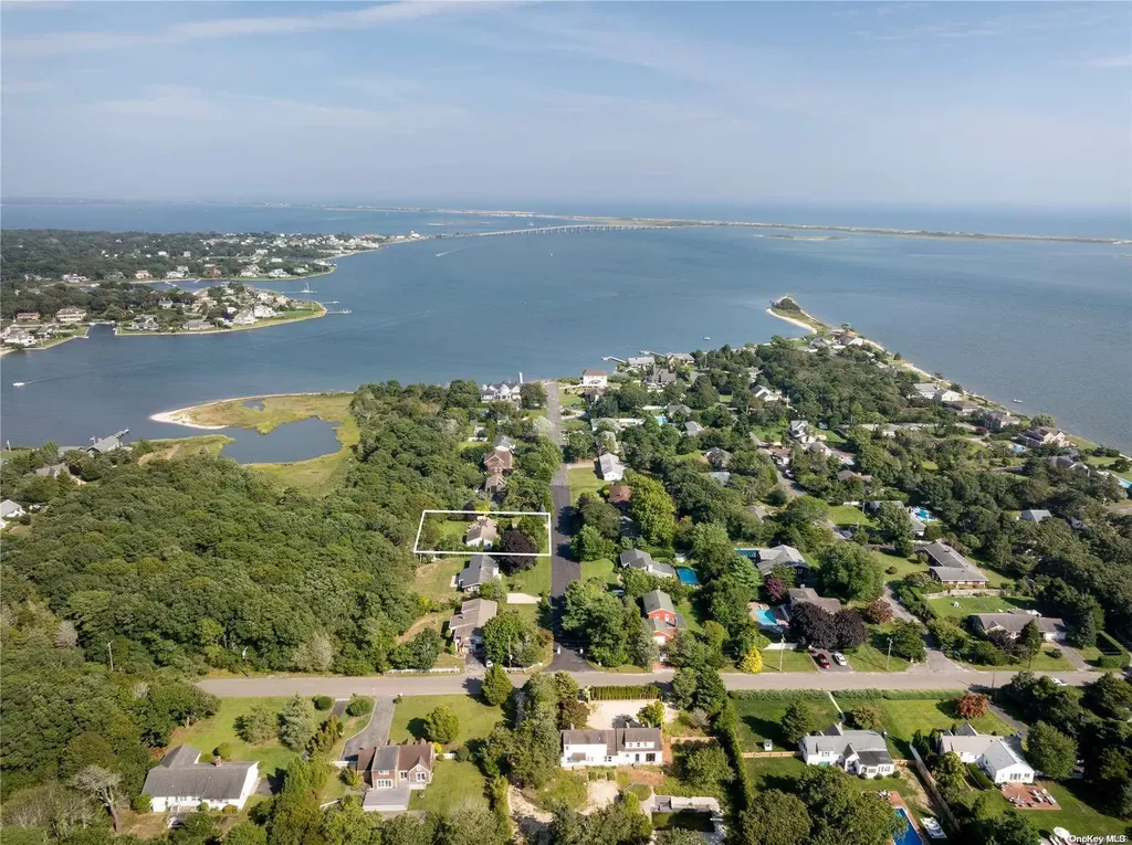 5 Ludlow Lane Hampton Bays NY 11946
