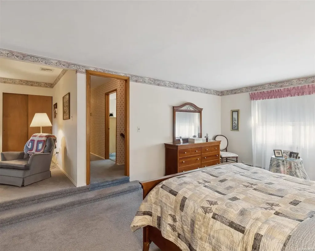 56 Neil Drive Smithtown NY 11787