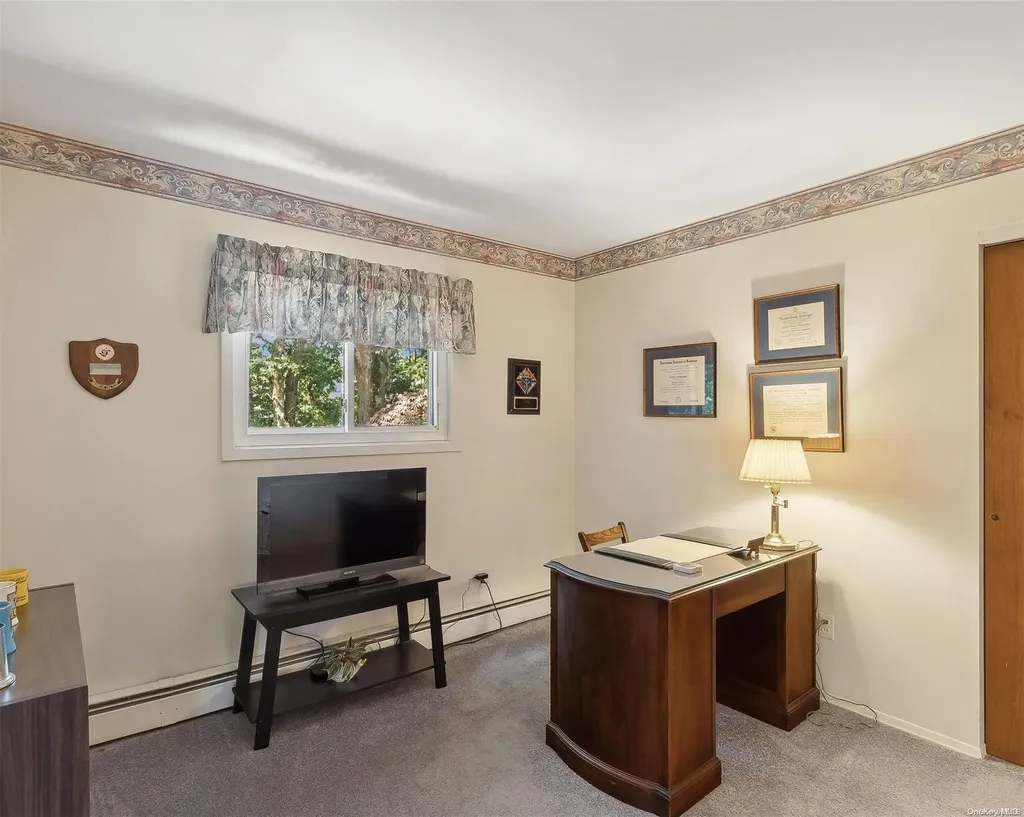 56 Neil Drive Smithtown NY 11787