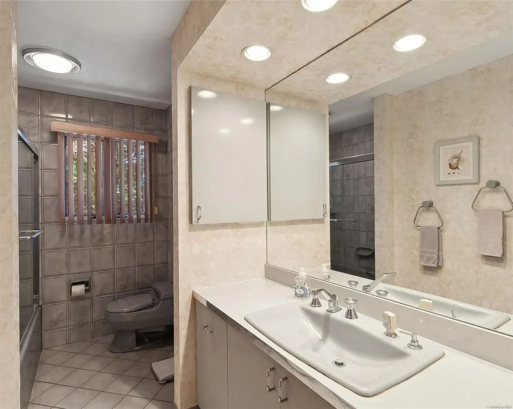 56 Neil Drive Smithtown NY 11787