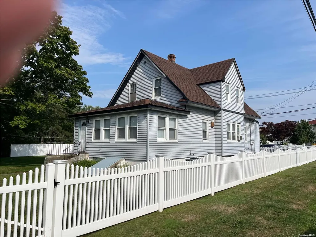 150 29th Street Copiague NY 11726
