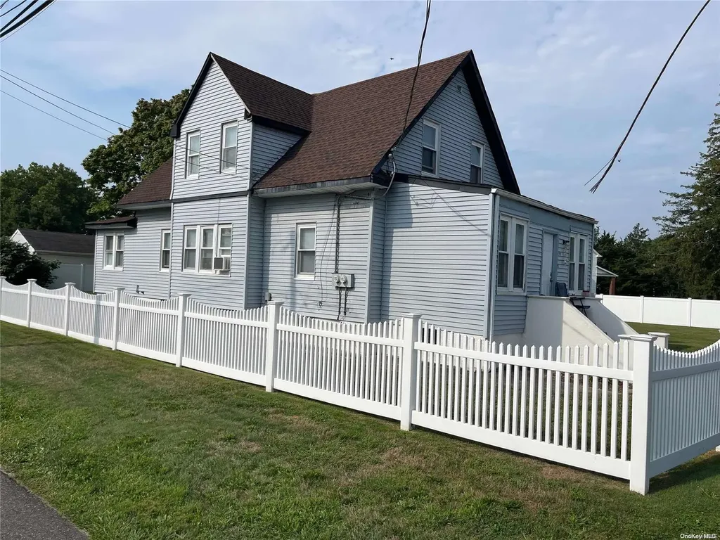 150 29th Street Copiague NY 11726