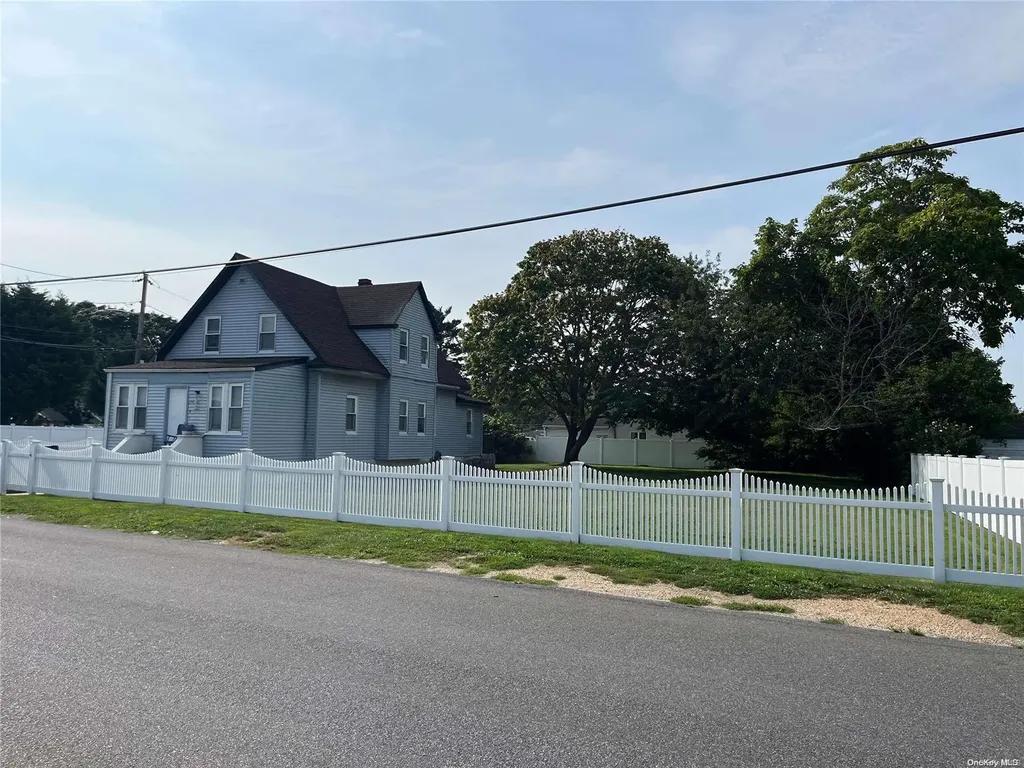 150 29th Street Copiague NY 11726