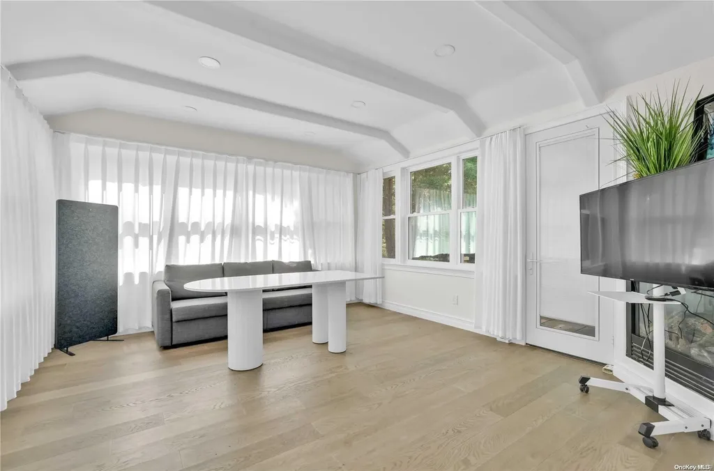 151 Mill Spring Road Manhasset NY 11030