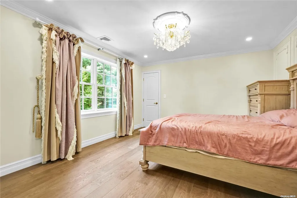 151 Mill Spring Road Manhasset NY 11030