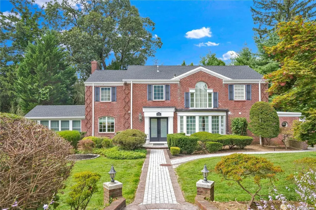 151 Mill Spring Road Manhasset NY 11030