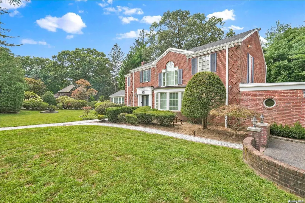 151 Mill Spring Road Manhasset NY 11030