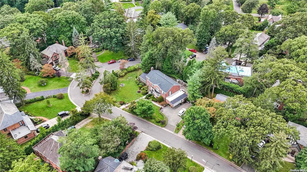 151 Mill Spring Road Manhasset NY 11030