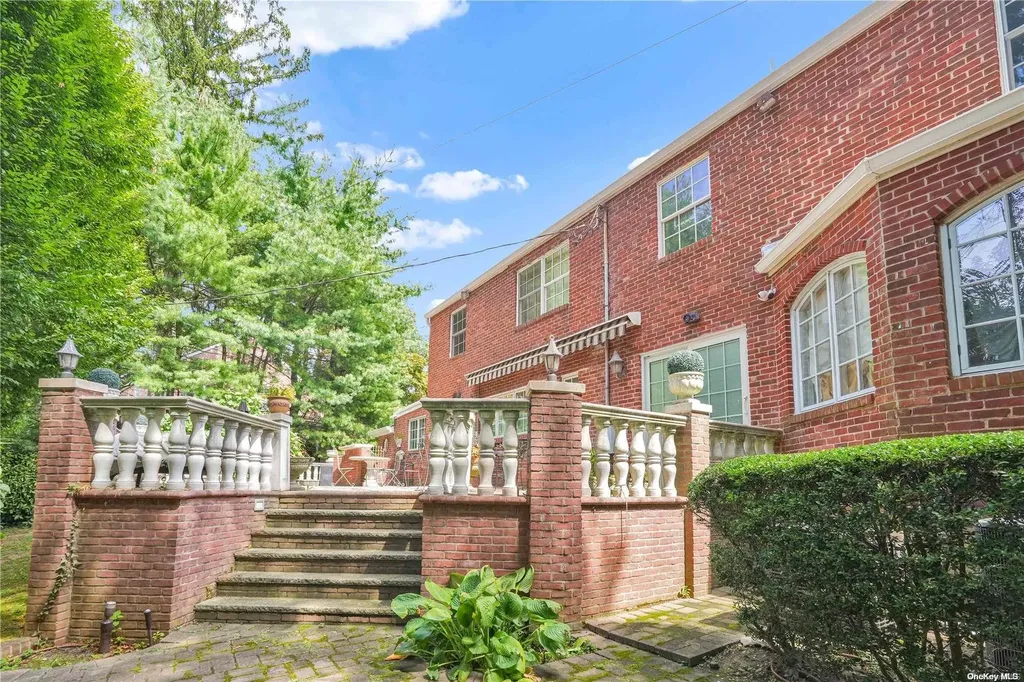 151 Mill Spring Road Manhasset NY 11030