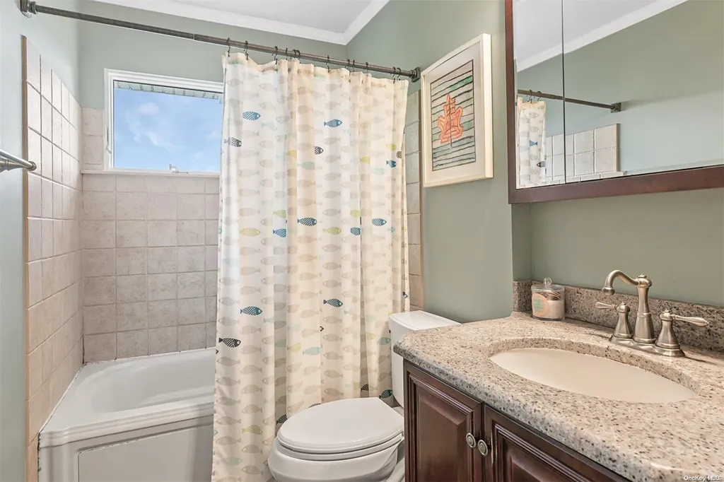 30 Jefferson Place Massapequa NY 11758