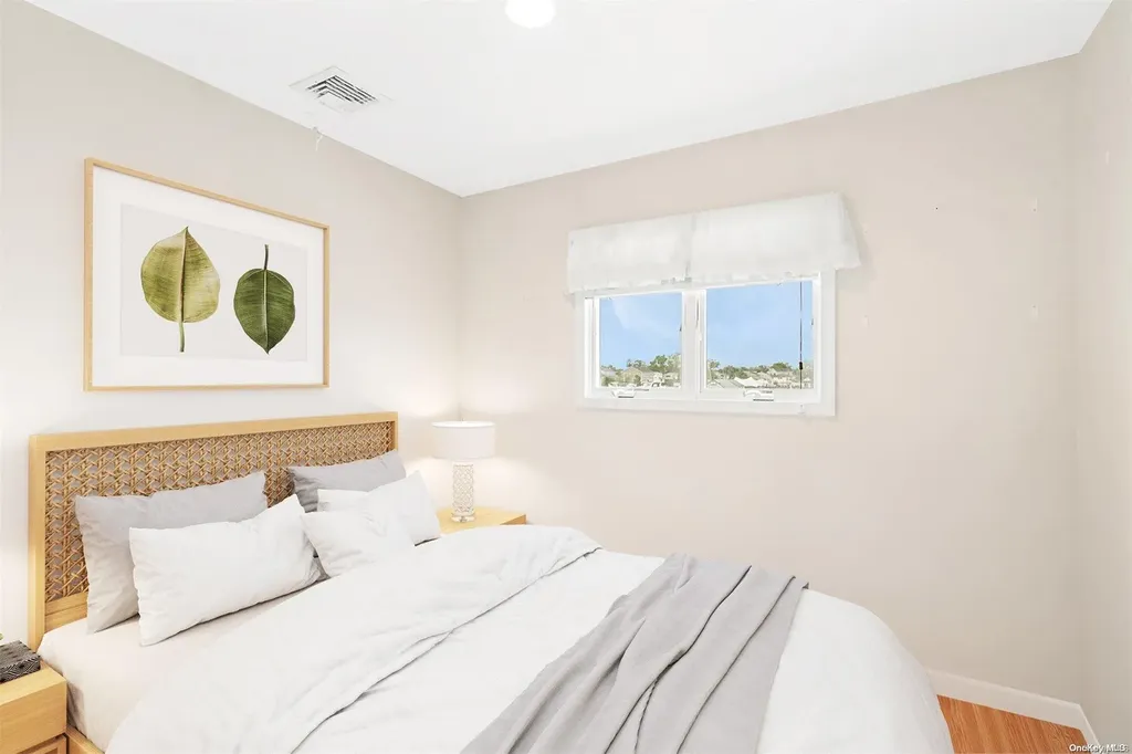 30 Jefferson Place Massapequa NY 11758