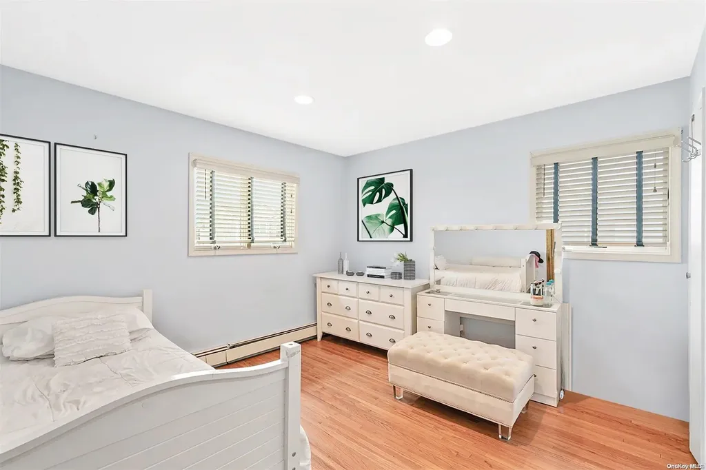 30 Jefferson Place Massapequa NY 11758