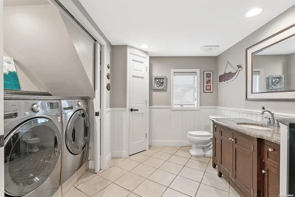 30 Jefferson Place Massapequa NY 11758