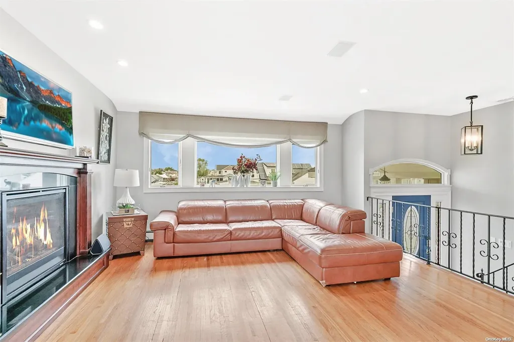 30 Jefferson Place Massapequa NY 11758