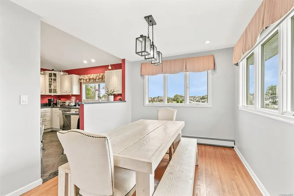 30 Jefferson Place Massapequa NY 11758