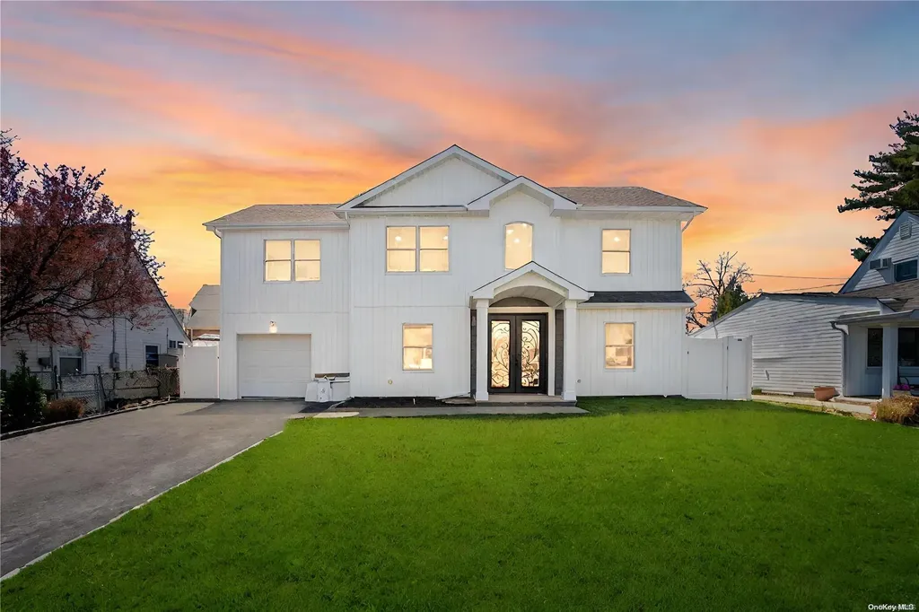 80 Grey Lane Levittown NY 11756
