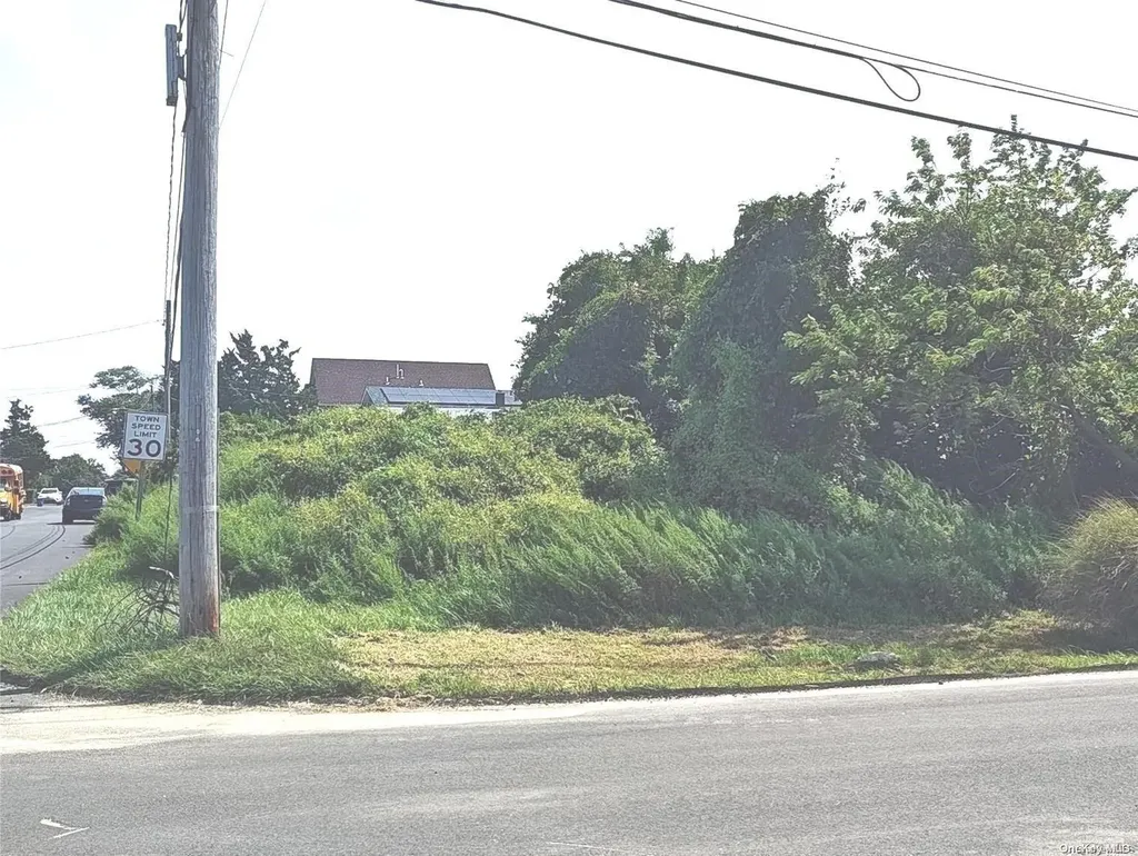 Grandview Drive Shirley NY 11967