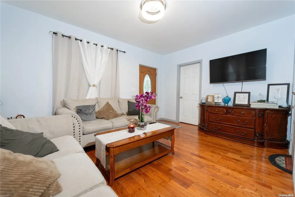 129 Atlantic Avenue Freeport NY 11520