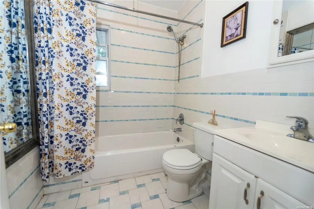 129 Atlantic Avenue Freeport NY 11520