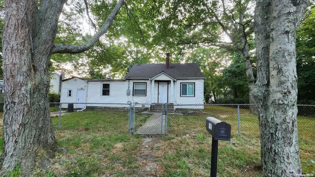 192 Lynbrook Drive Mastic Beach NY 11951