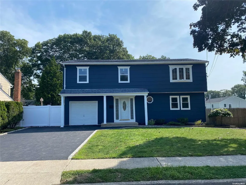 1031 Broadway Islip NY 11751