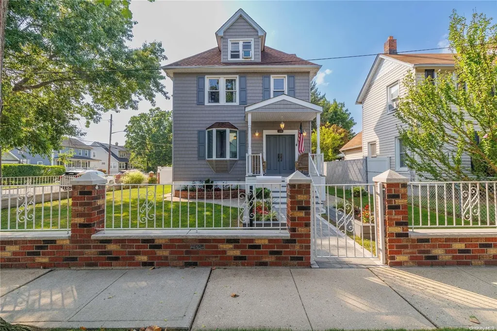 2892 Clark Avenue Oceanside NY 11572