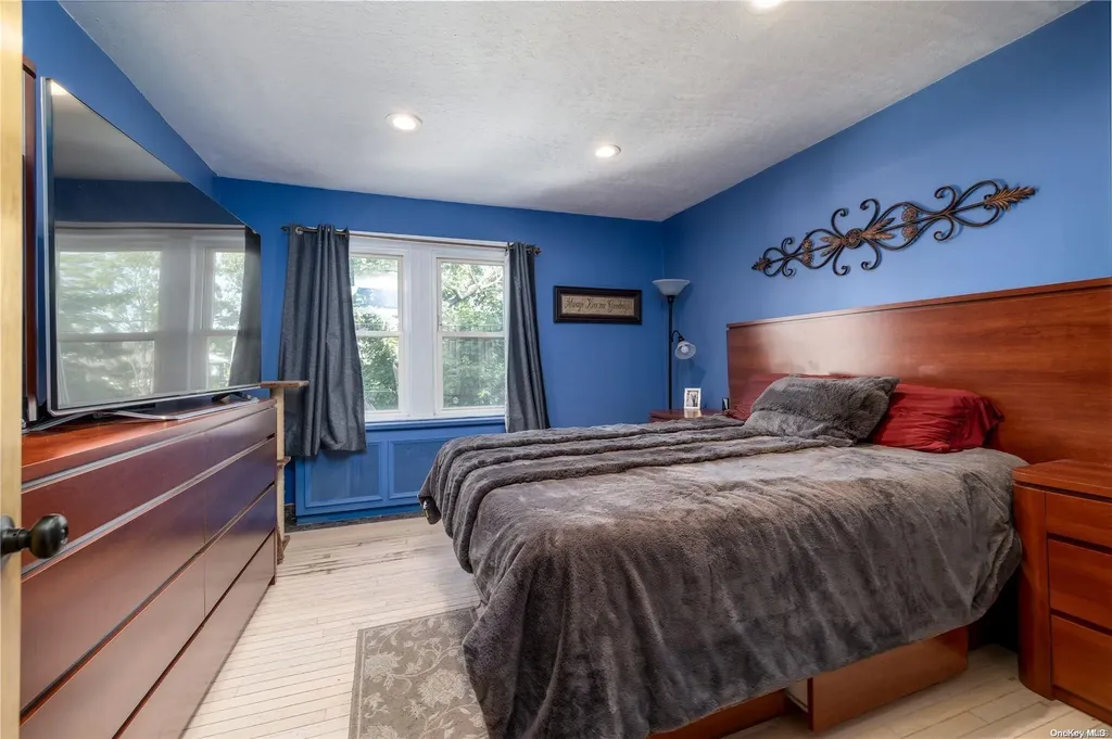 2892 Clark Avenue Oceanside NY 11572