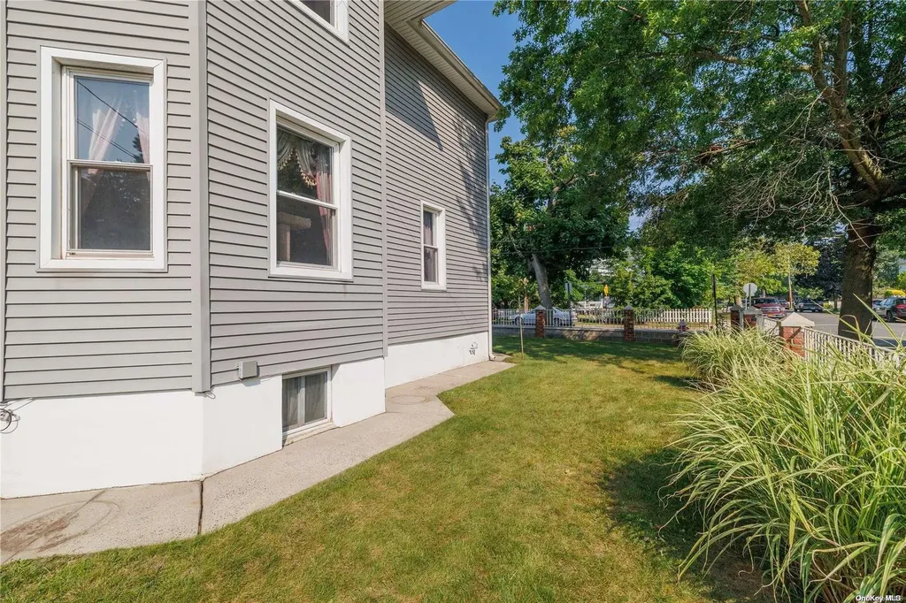 2892 Clark Avenue Oceanside NY 11572
