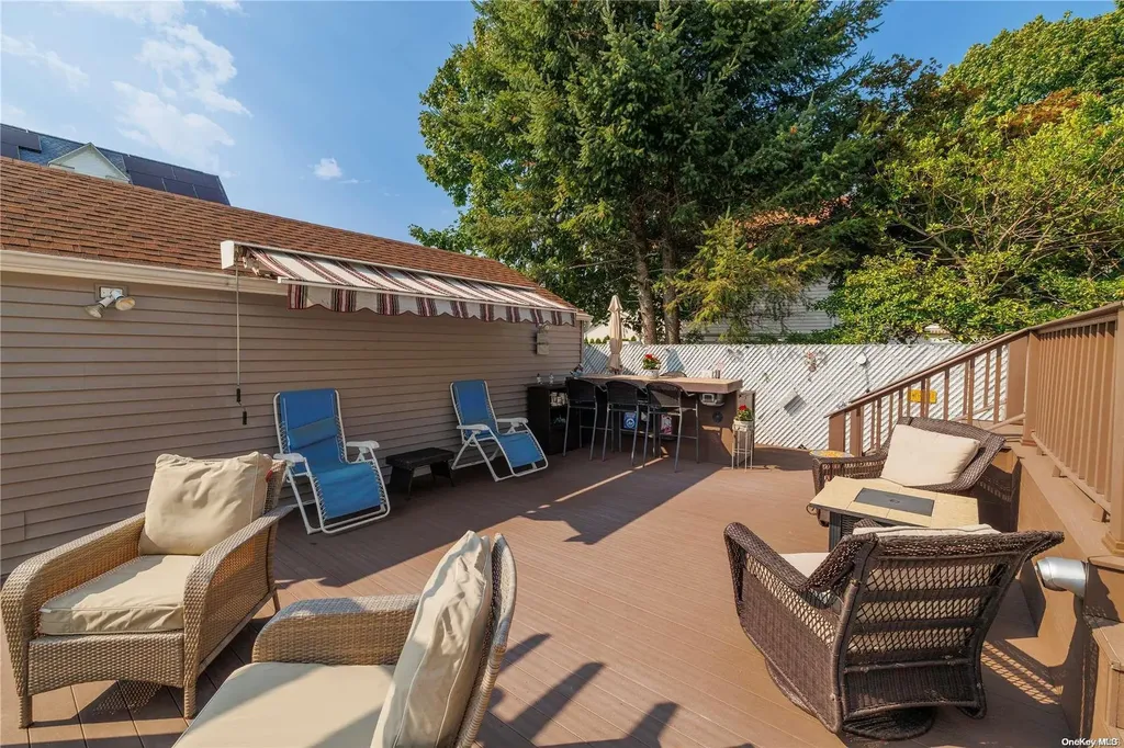 2892 Clark Avenue Oceanside NY 11572