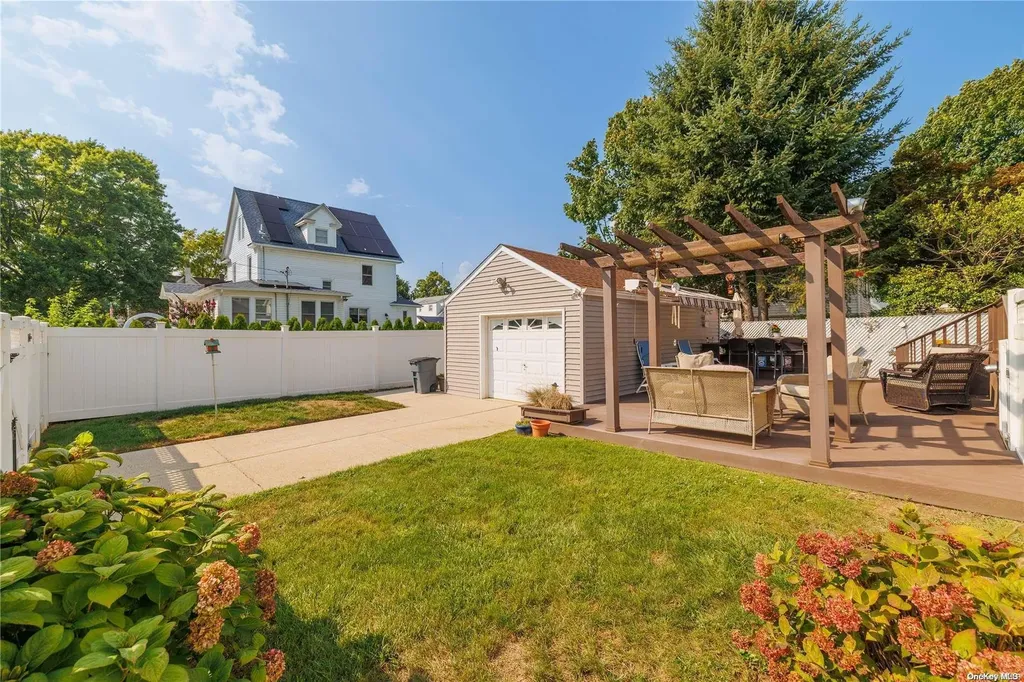 2892 Clark Avenue Oceanside NY 11572