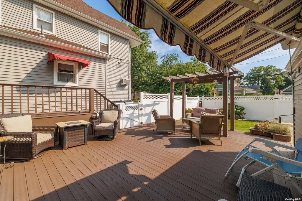 2892 Clark Avenue Oceanside NY 11572