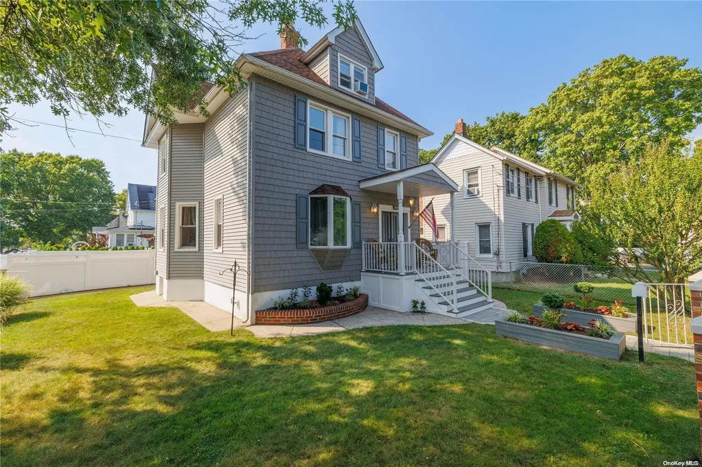 2892 Clark Avenue Oceanside NY 11572